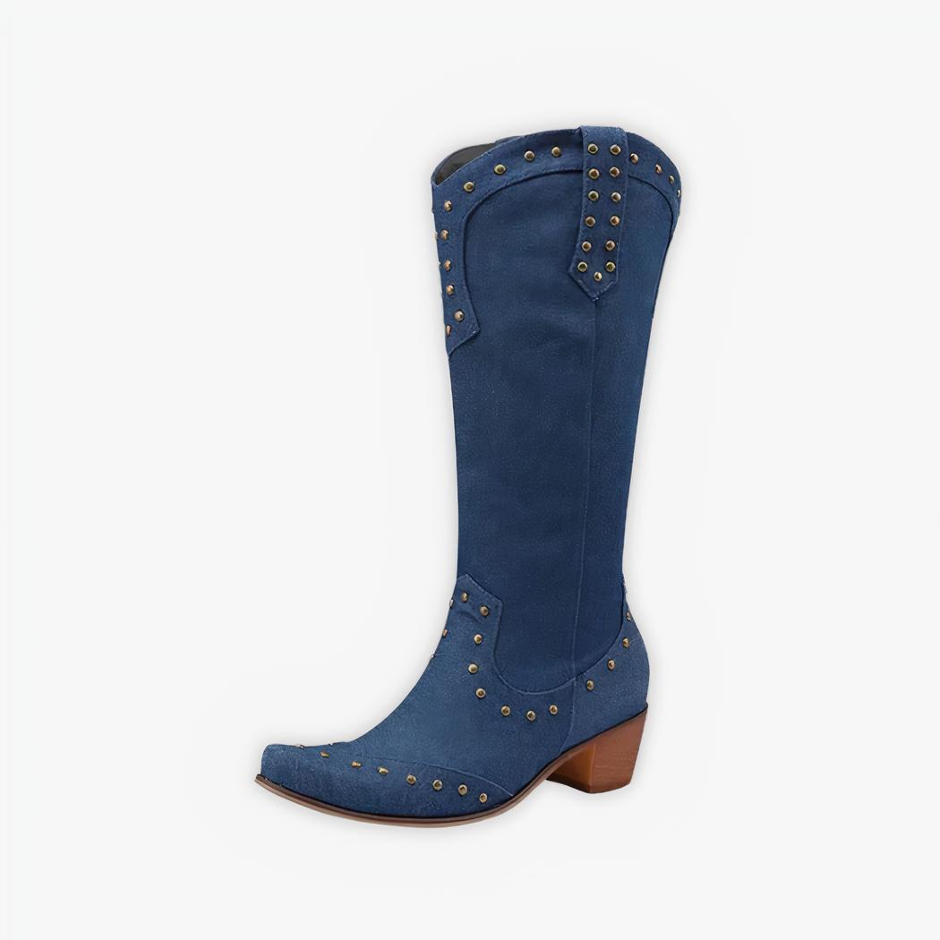 Santiag bleu cowboy à talon design clouté pour femme, sur un fond gris