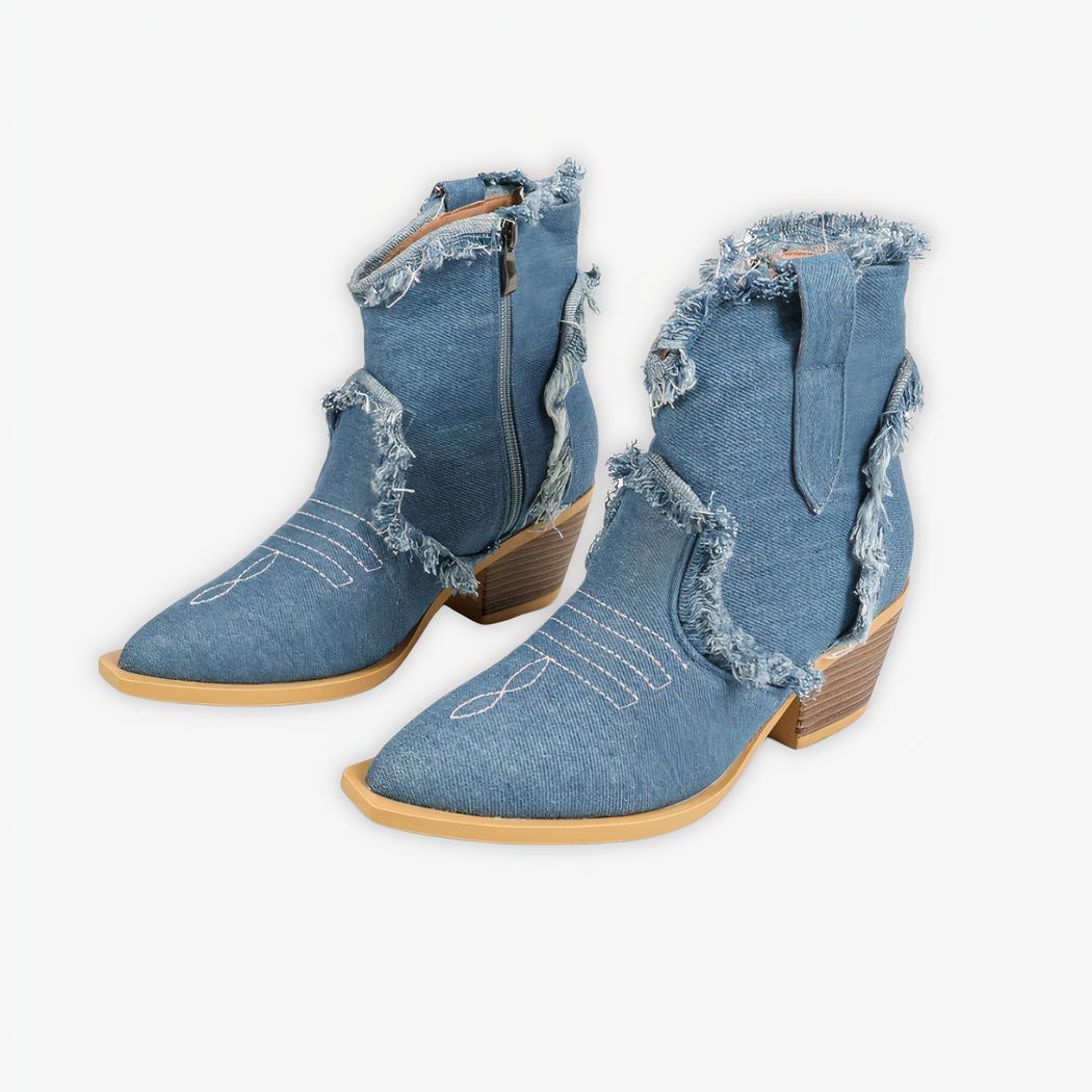 Santiag bottine femme effilochée en denim sur fond gris