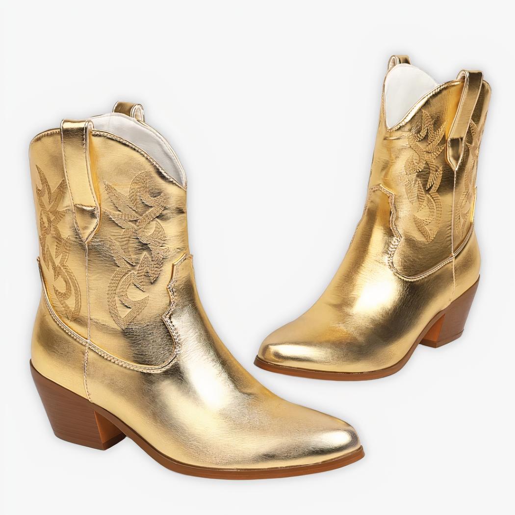 Santiag courte femme dorée au style luxueux sur fond gris