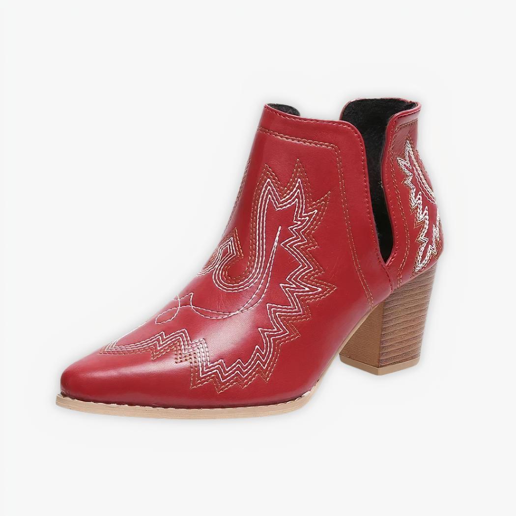 Santiag courte femme moderne et élégante sur fond gris