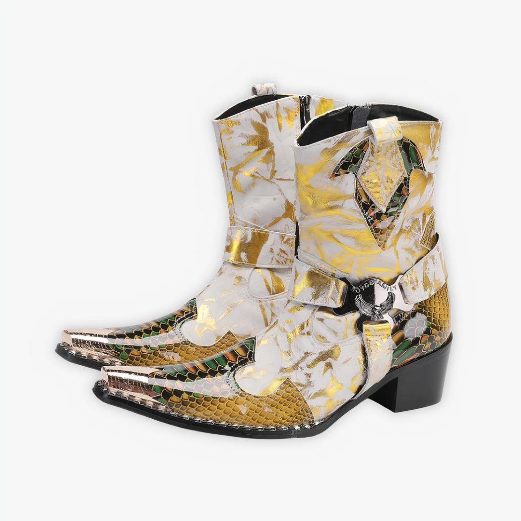 Santiag dorée motif python raffiné sur fond gris