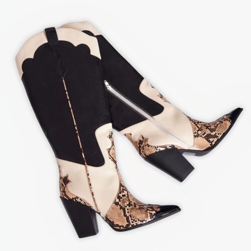Santiag haute femme tendance et originale sur fond gris