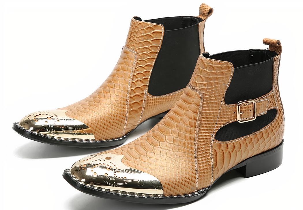 Santiag homme basse dorée et moderne en cuir sur fond blanc