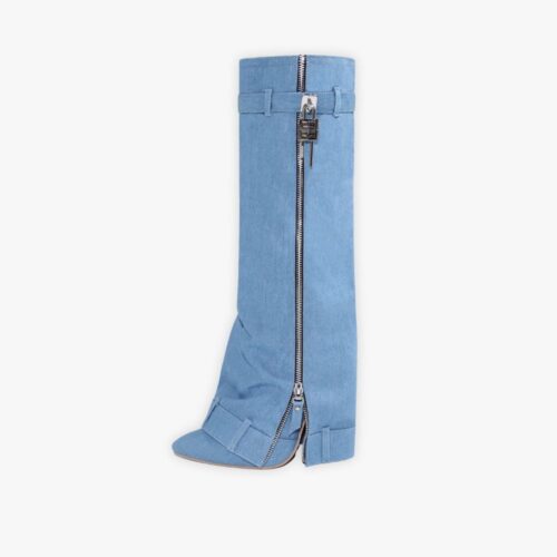 Santiag en jean moderne et originale pour femme sur fond gris