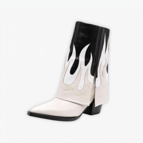 Santiag mi haute au design de flamme sur fond gris