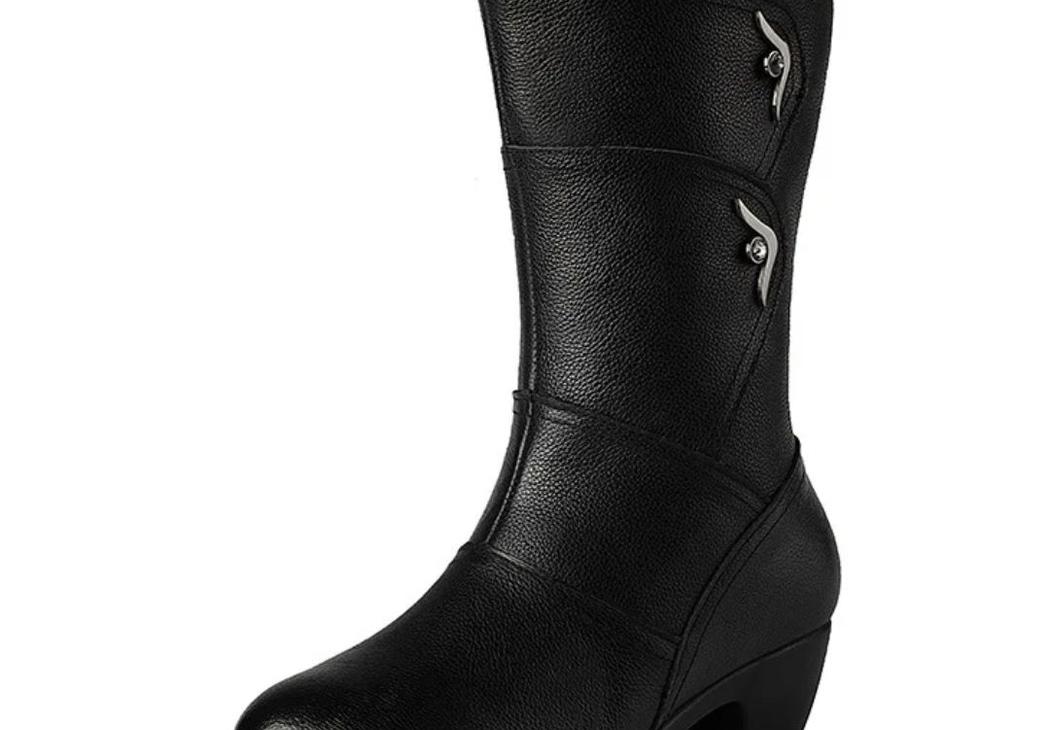 Santiag mi haute épaisse et confortable sur fond blanc