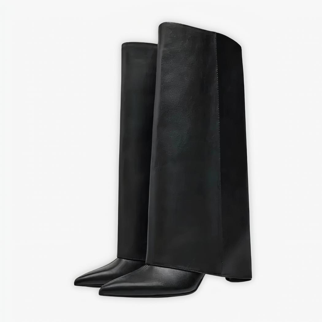 Santiag mollet large et haut à talon pour femme sur fond gris
