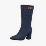 Santiag mollet large à talon haut pour femme sur fond gris