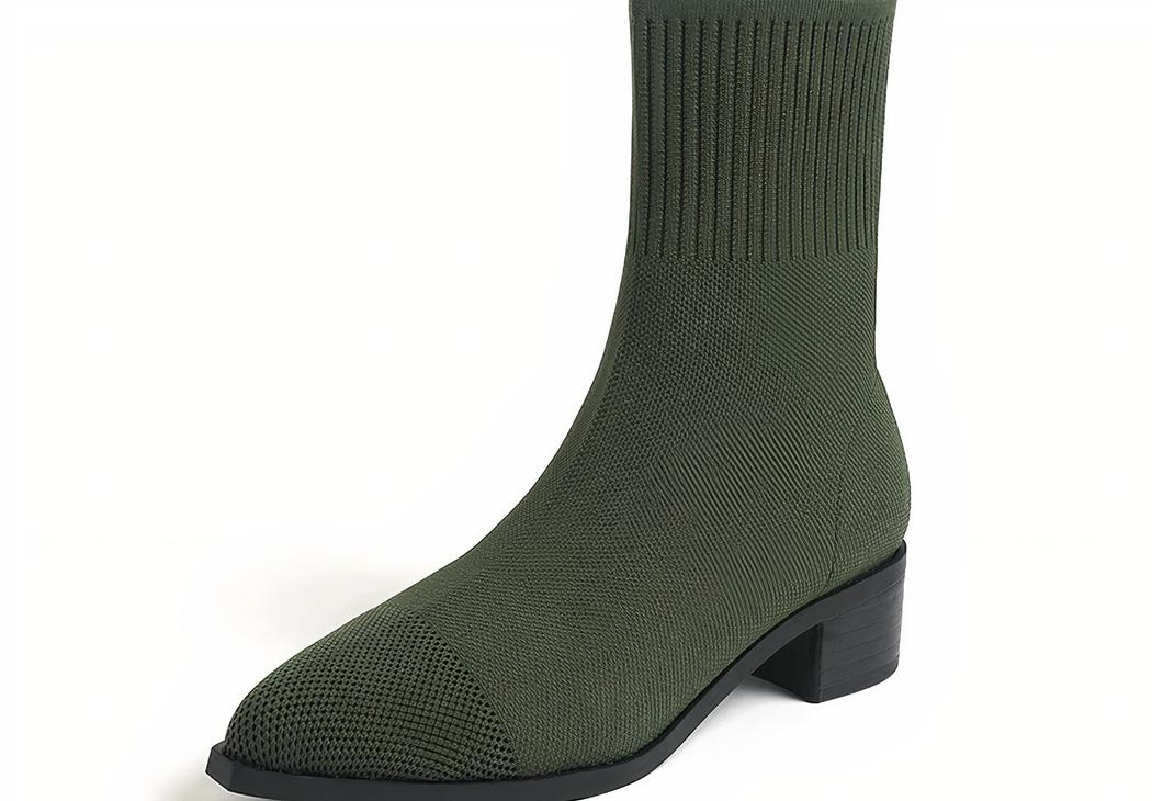 Santiag petit talon verte et souple en coton sur fond blanc