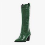 Santiag verte haute à talon pour femme, sur un fond gris