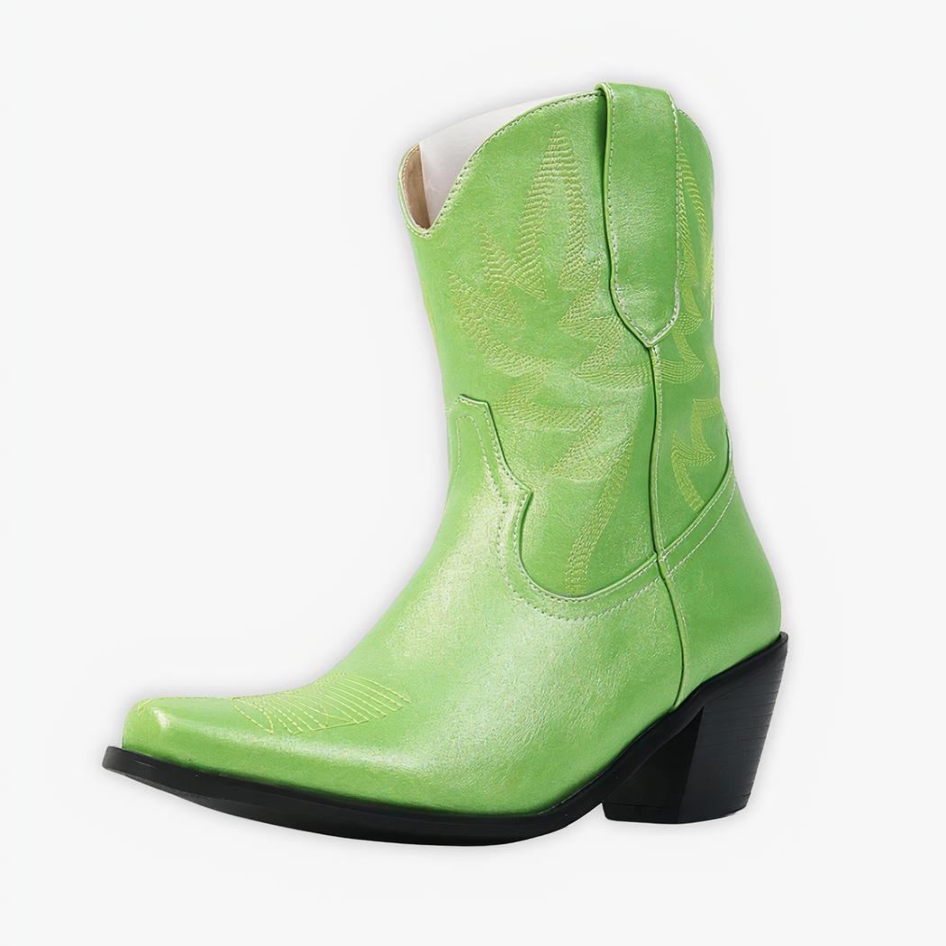 Santiag verte avec talon pour femme, sur un fond gris